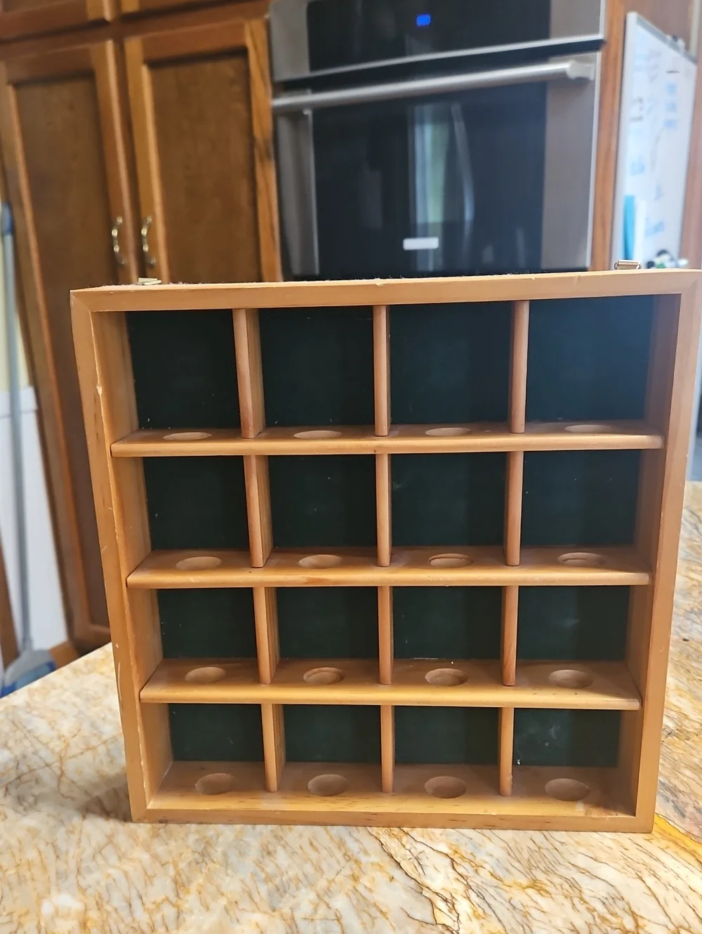 Wooden Table Top/Wall Mounted Golf Ball Display Rack, 16 Slots
